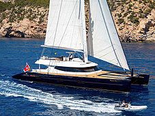 Sailing catamaran blue coast 95 - 1 - a dynamic presence