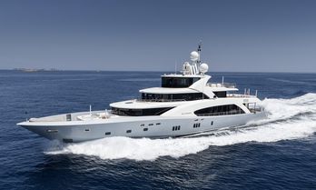 Charter yacht REBELS at sea
